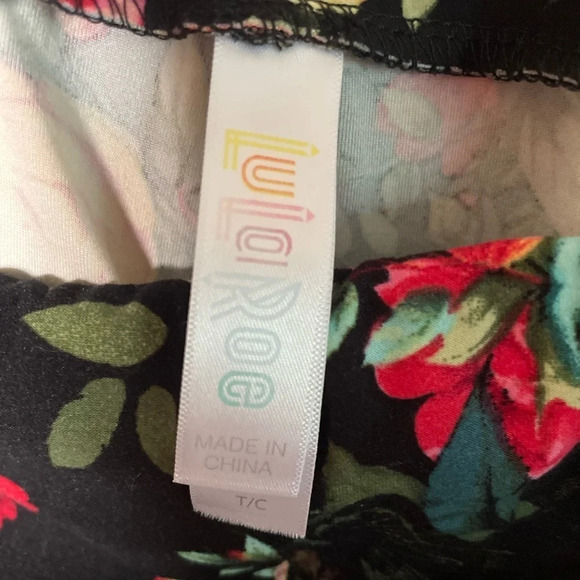 LuLaRoe Womens Leggings OS Black Panther Cats Hidden Floral Roses Size T/C - Picture 4 of 6